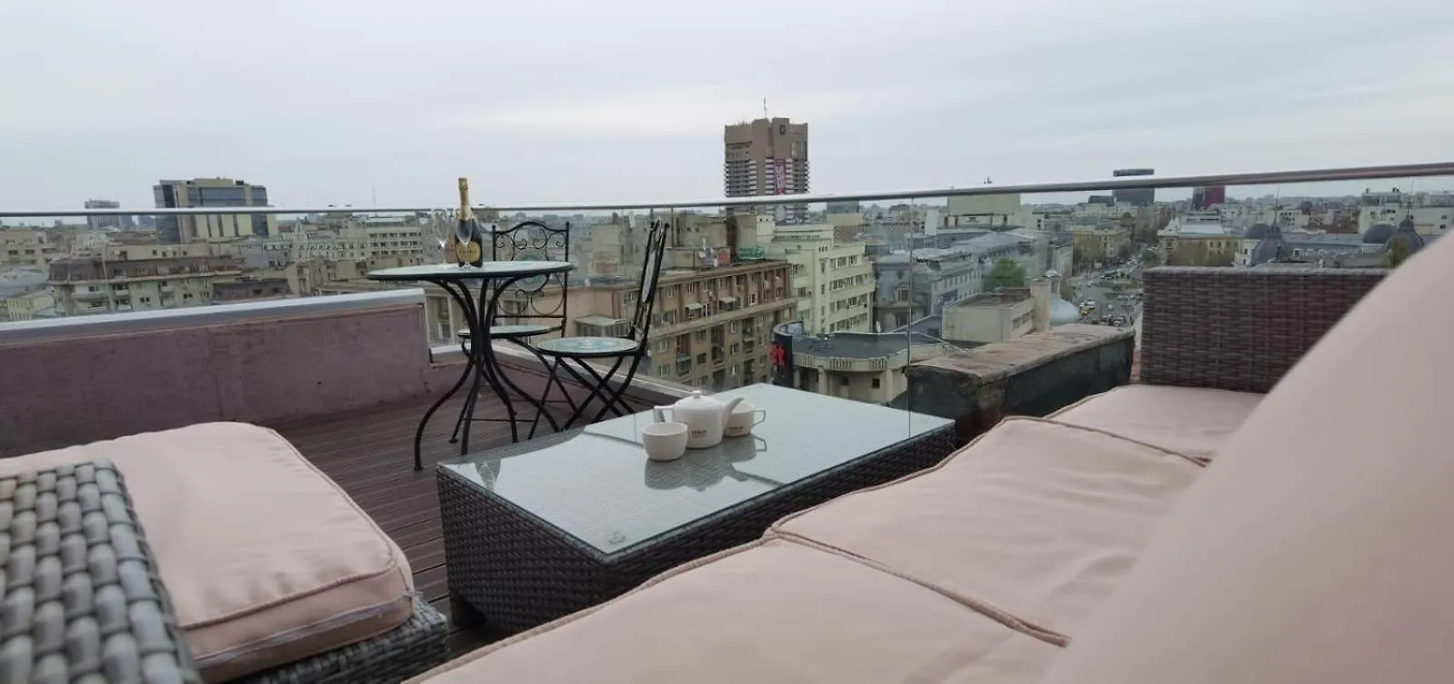 The View Studio Bucharest 0*,  Romania